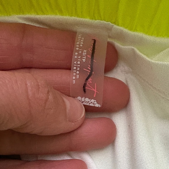 NWOT! FP Movement Above and Beyond Shorts in Highlighter, Women’s XS - Picture 5 of 5